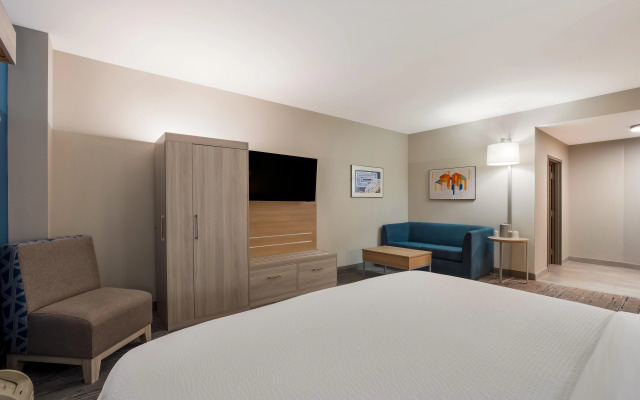 Comfort Suites