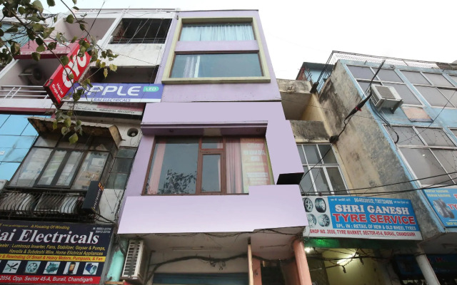 OYO 10384 Hotel Rajesh Palace