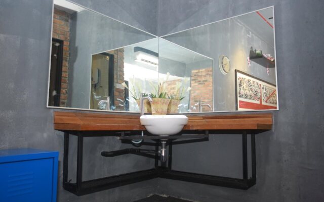 Bunker Hotel & Restaurant