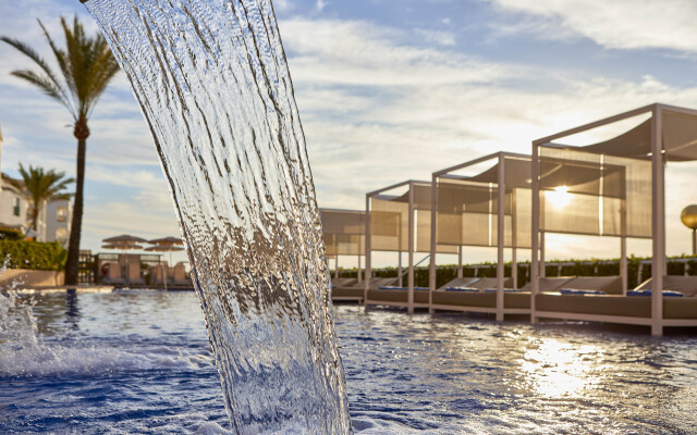 Отель Zafiro Cala Mesquida