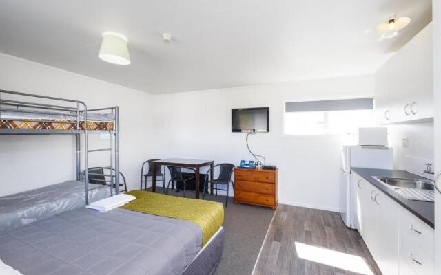 Foxton Beach TOP 10 Holiday Park