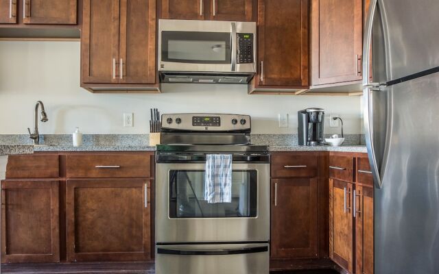 Spacious Apartments by Frontdesk