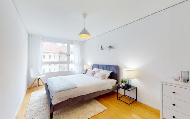 Sublime contemporary apartment in the city centre