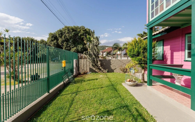 Pleasant Townhouse w/ BBQ 90m From the Sea Rdd657