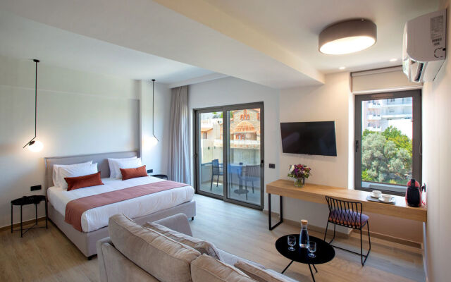 The City Hotel & Suites