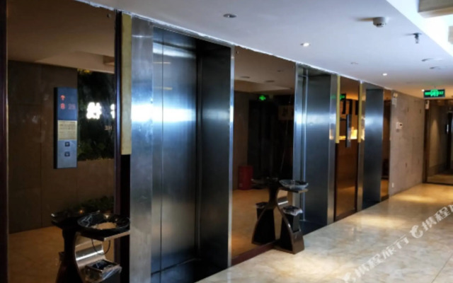 Xiyue Light Luxury Inn (Helong Gymnasium People's Hospital)