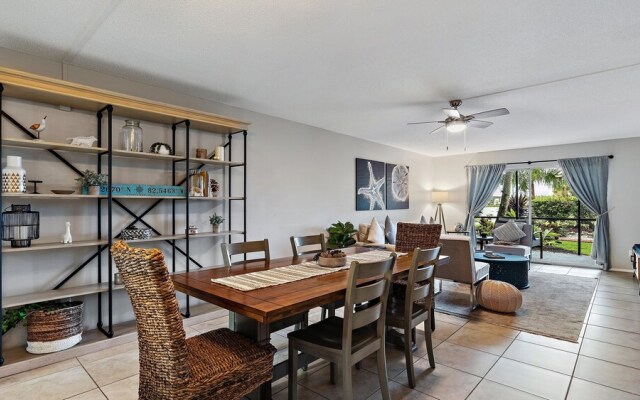 Beach Way Getaway 2 Bedroom Condo by RedAwning