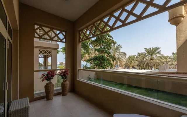 Rustic Palm 1BR w Beach Access
