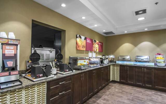 Comfort Suites Saskatoon