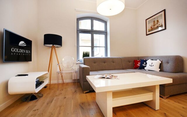 Golden Sun Apartments - Port