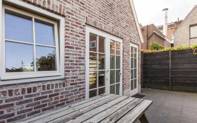 Tasteful Holiday Home in Wemeldinge near Sea