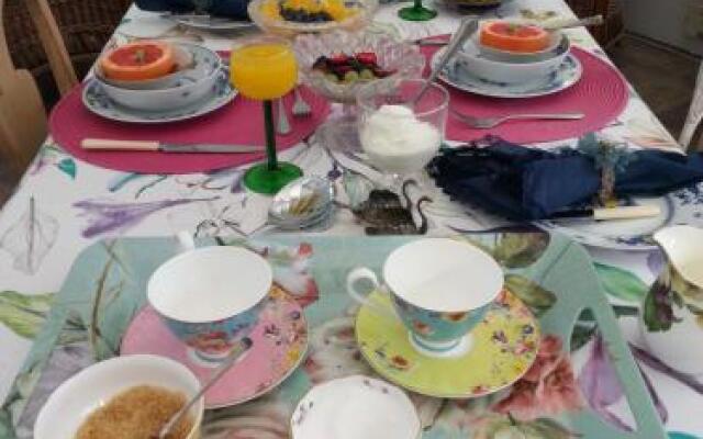 Folly Studio Bed & Breakfast