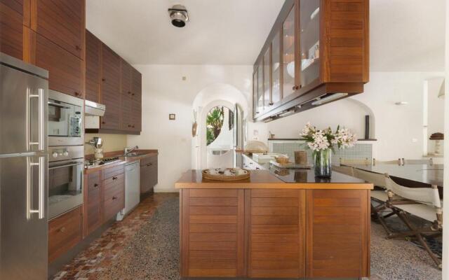 Villa Denise by BarbarHouse