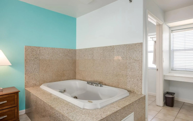 Pacifica Beach Hotel