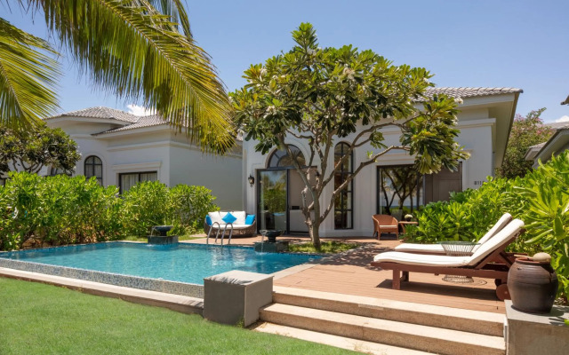 Melia Vinpearl Cam Ranh Beach Resort