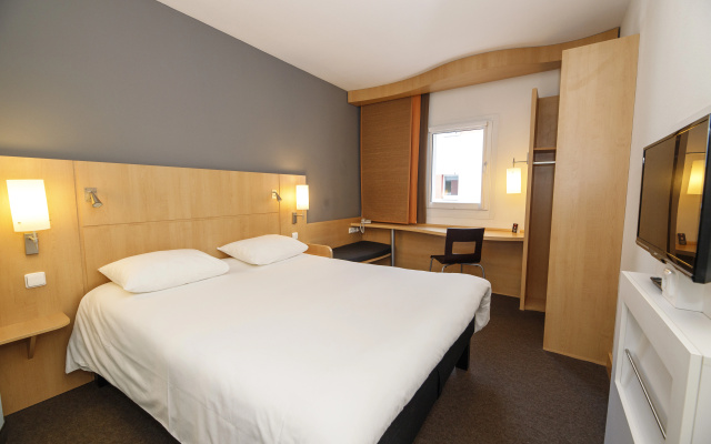 ibis Praha Old Town - Image 3