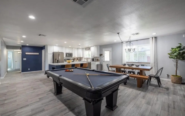 Chandler Galveston 4 Bedroom Home by RedAwning