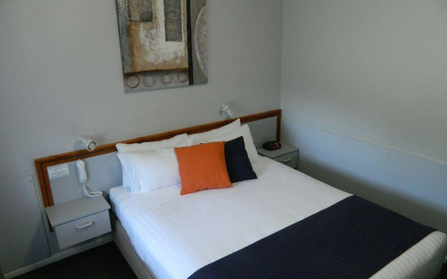 Orana Windmill Motel