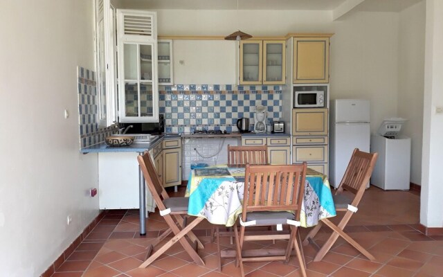 House With 2 Bedrooms In Gros Morne With Enclosed Garden And Wifi 15 Km From The Beach