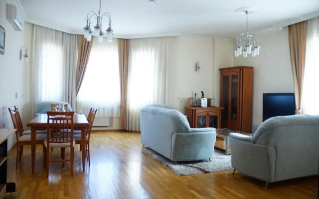 Neftçilər prospekti . Bedrooms 2.
