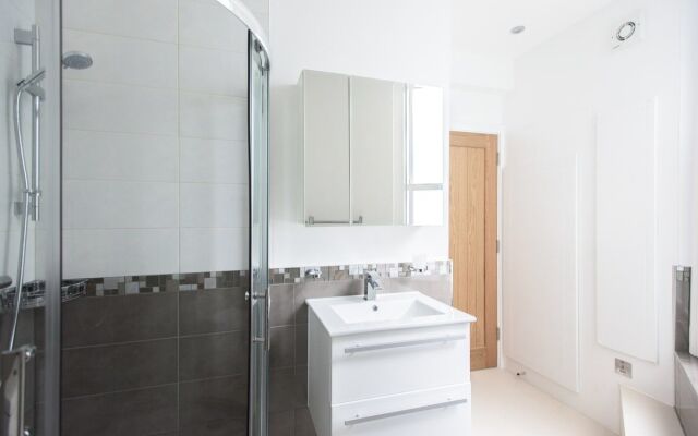 The Mayfair Parade - Trendy 1bdr Pied-a-terre in Central London