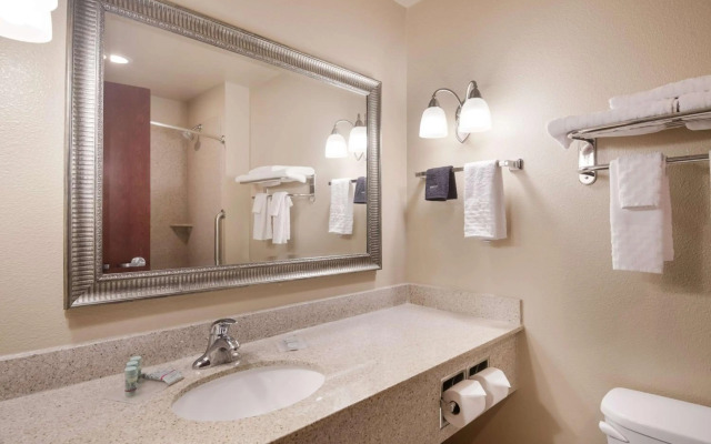 Best Western Shelby Inn & Suites