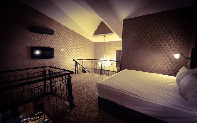 1969 Business Suites