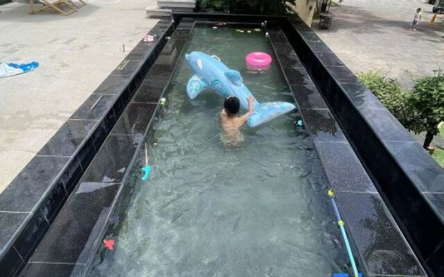 Jinghong City One-Day and One-night Homestay