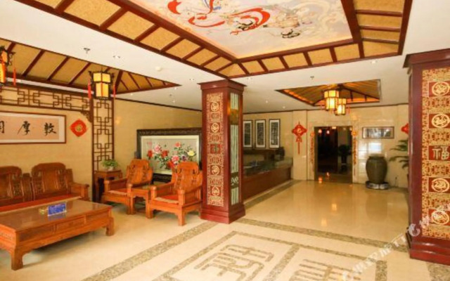 Qinfeng Tangyun Hotel (Xi'an Lintong Huaqingchi Terracotta Warriors Store)