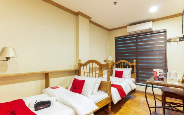 RedDoorz near SM San Lazaro Manila