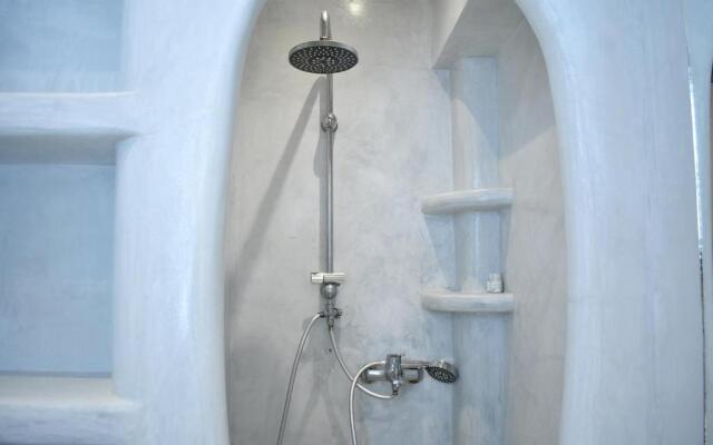 Tzamaros Studios Kythnos