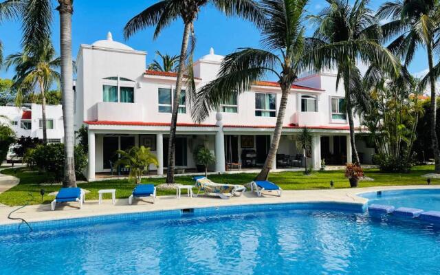 New Year Available 3BR 200Mbps Wifi & Bikes & Beach Access