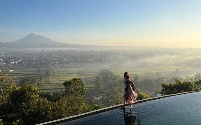 Suwatu Villa – People – Sleman