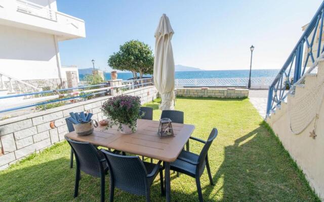 Lovely Seaside Apartment
