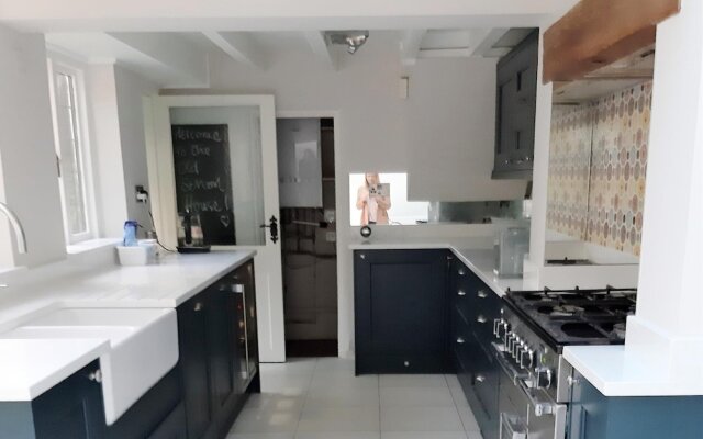 Charming 3BD Home in Allestree Village