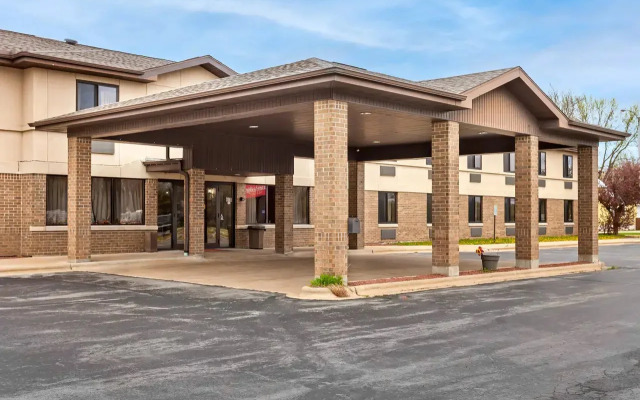Econo Lodge Inn & Suites Oconto