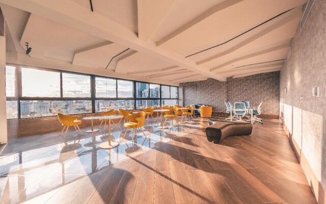 Regatta Living Condos