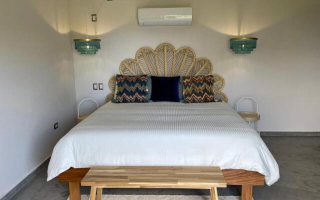 Catalina Tropical Lodge