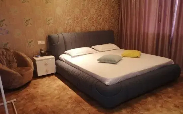 Jiahe Homestay (Emeishan Tourism Passenger Transport Center Baoguosi Station)