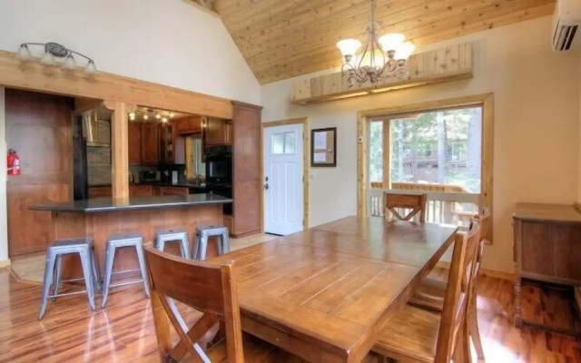 Scenic Wonders Dogwood Manor 3 Bedrooms