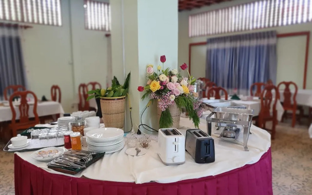 Sam Moon's Hotel Angkor Wooden House
