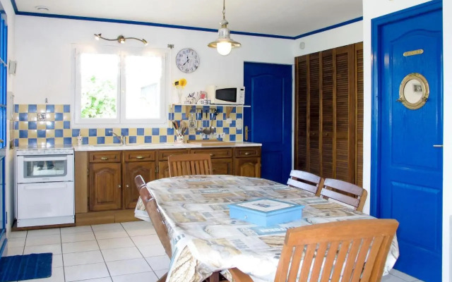 Holiday Home Ty Bihan - LOY114