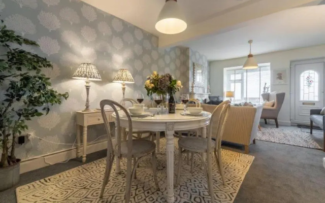 No33 Seagull Cottage