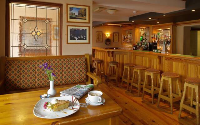 Hylands Burren Hotel