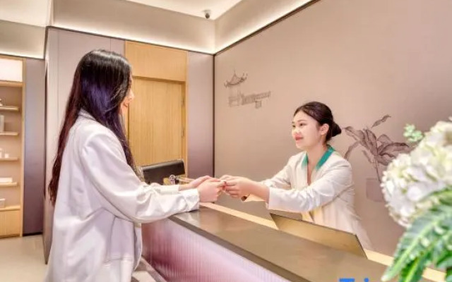 JI Hotel (Ningbo Tianyi Plaza and Gulou Subway Station)