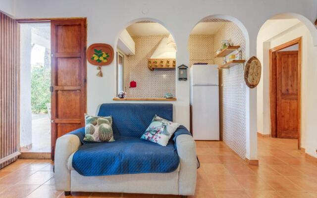 Scopello Flat with Panoramic Courtyard and Parking