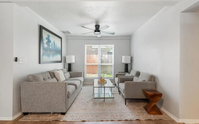 Spacious Retreat 8 Bedroom River