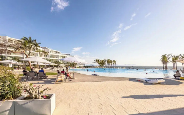 ARIA Residence Beachfront luxury