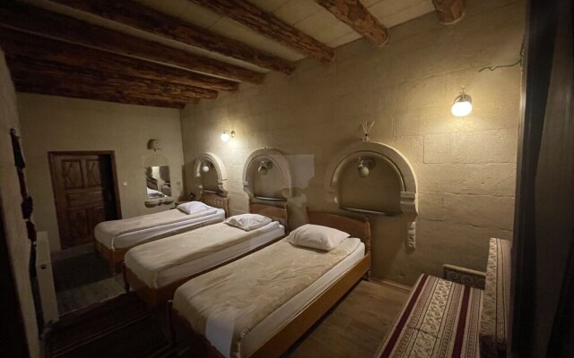 Anatolia Raymonde Cave House