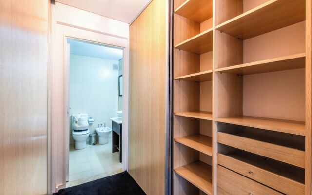 2BR Family Apt Puente de la Mujer View